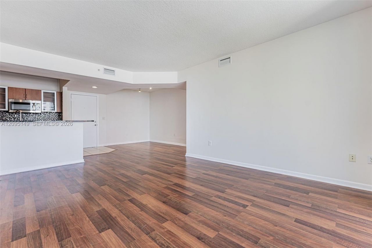 2775 NE 187th St , Unit 623, Aventura, FL 33180 Photo