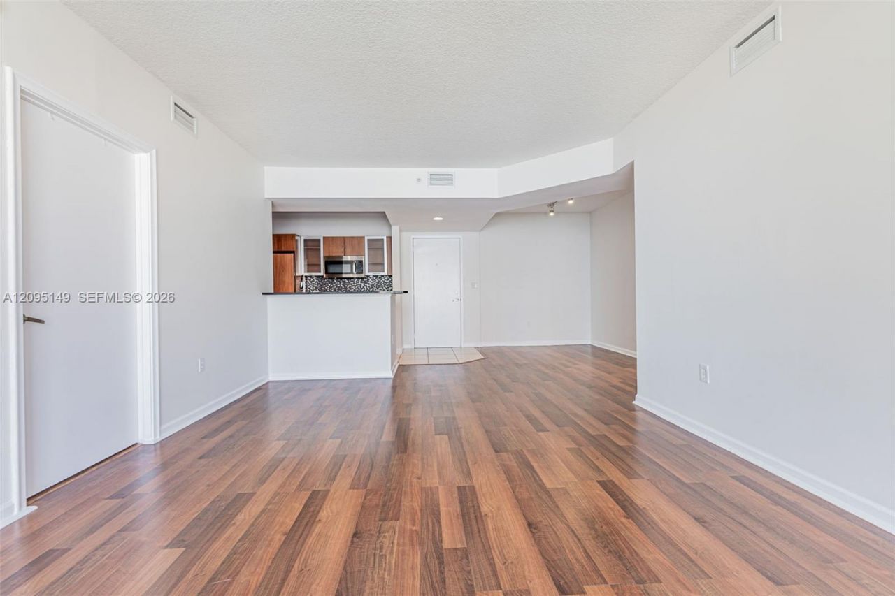 2775 NE 187th St , Unit 623, Aventura, FL 33180 Photo