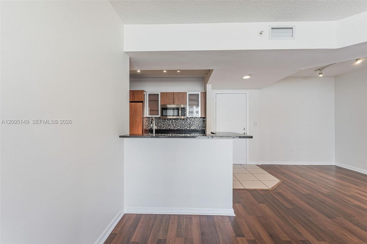 2775 NE 187th St , Unit 623, Aventura, FL 33180 Photo