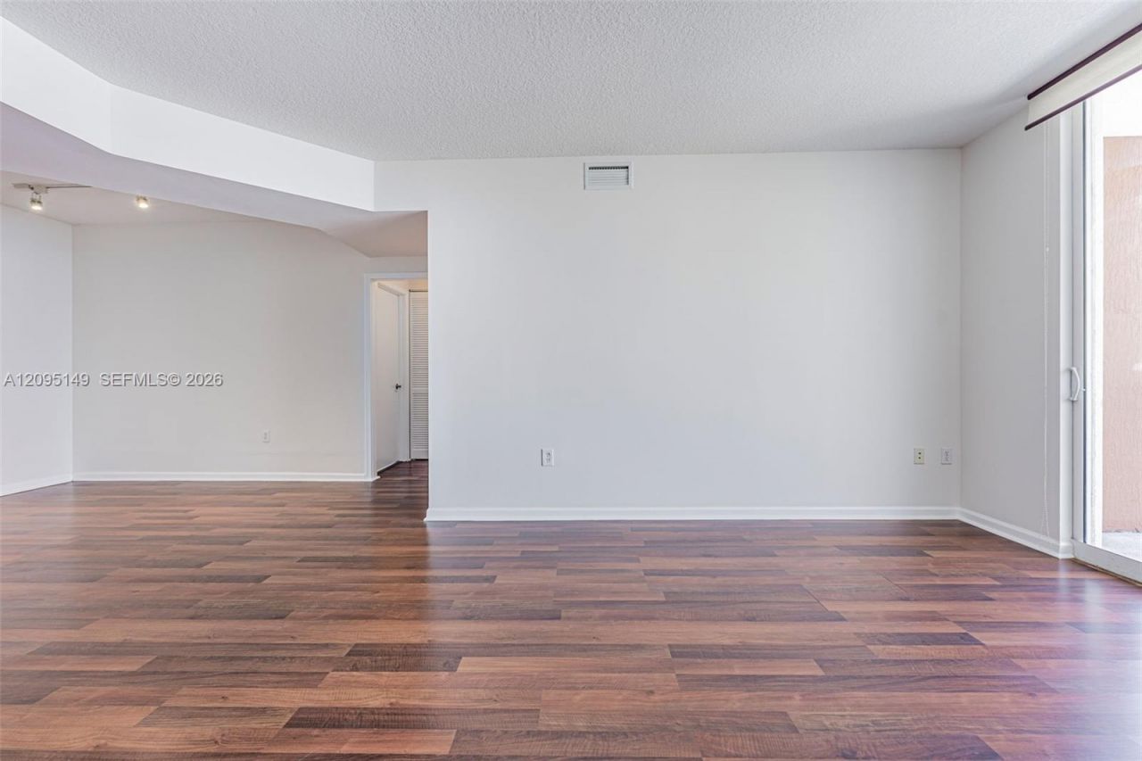 2775 NE 187th St , Unit 623, Aventura, FL 33180 Photo