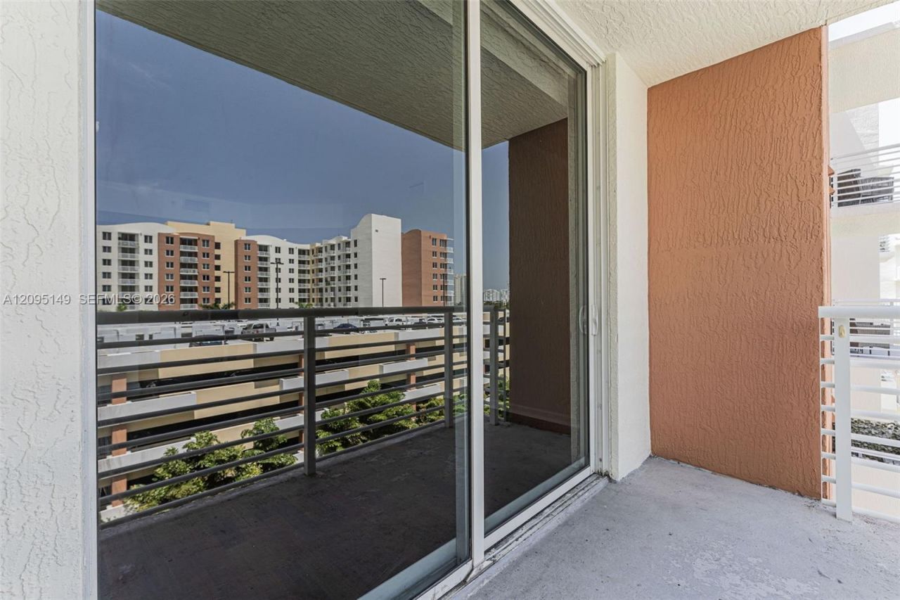 2775 NE 187th St , Unit 623, Aventura, FL 33180 Photo