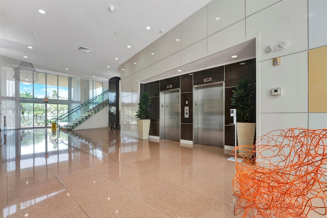 2775 NE 187th St , Unit 623, Aventura, FL 33180 Photo
