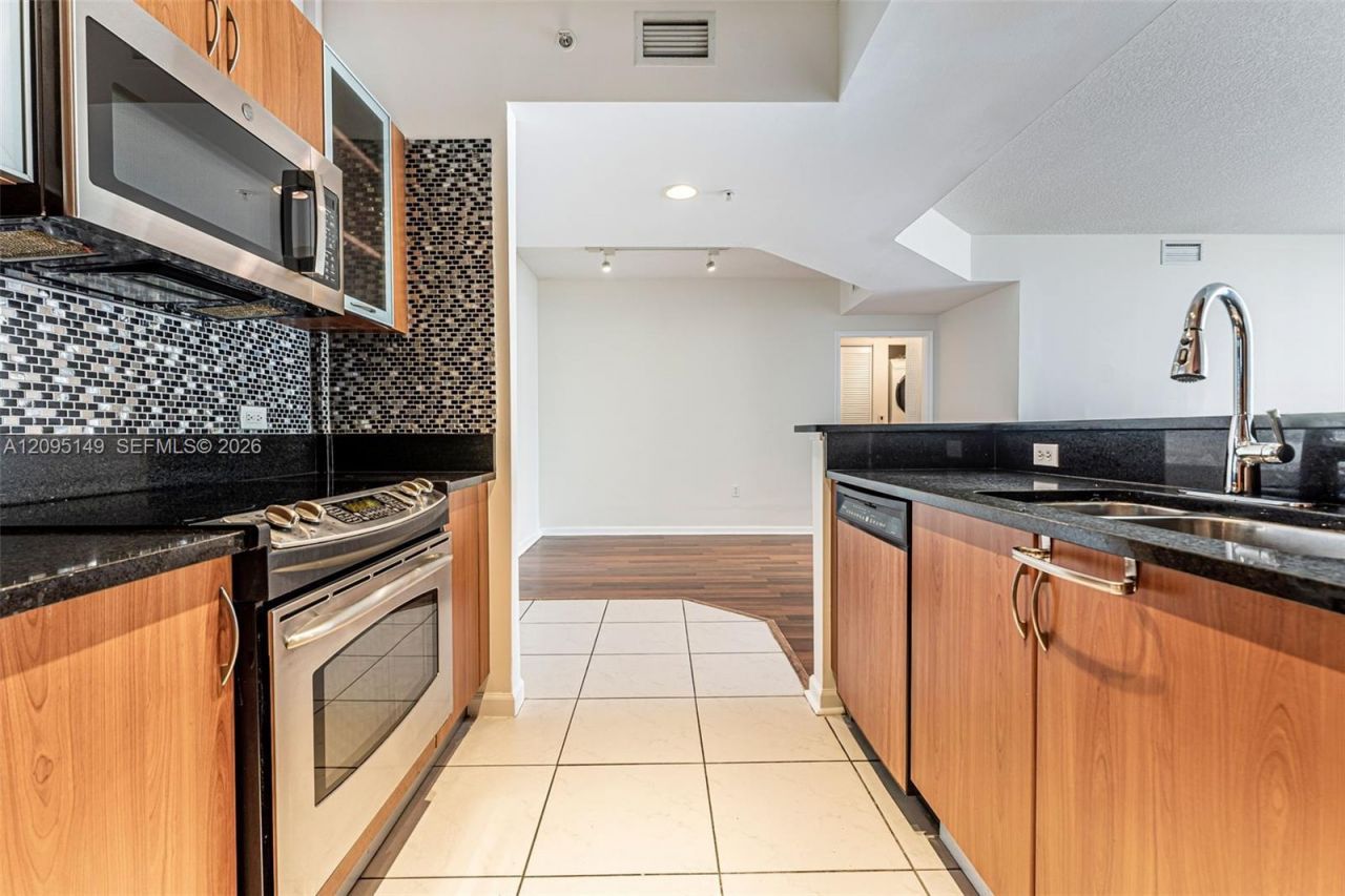 2775 NE 187th St , Unit 623, Aventura, FL 33180 Photo