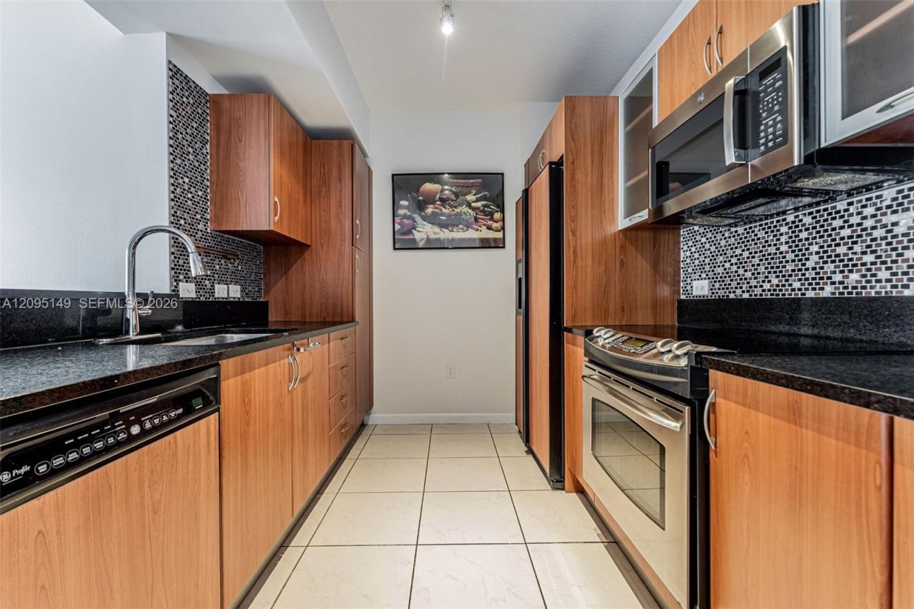 2775 NE 187th St , Unit 623, Aventura, FL 33180 Photo