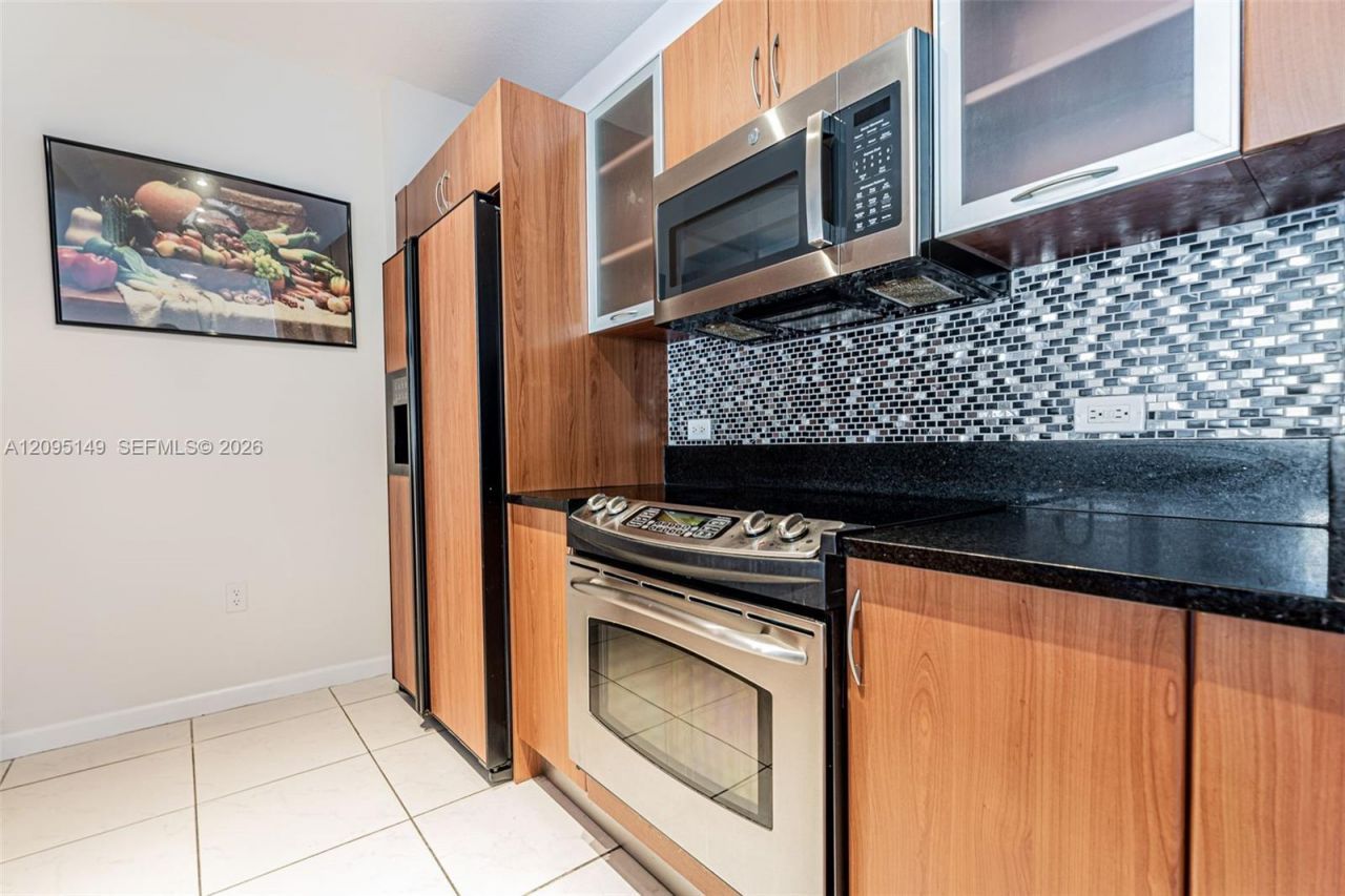 2775 NE 187th St , Unit 623, Aventura, FL 33180 Photo