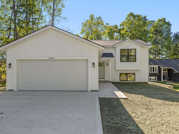 8321 W Royal Road, Unit 46, Stanwood, MI 49346