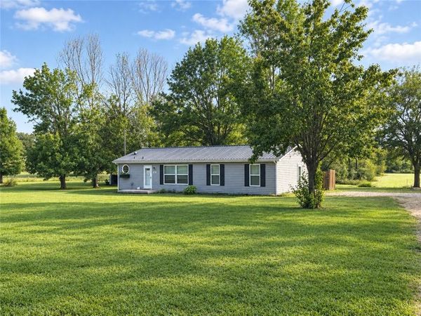 352 SE 75th Road, Warrensburg, MO 64093