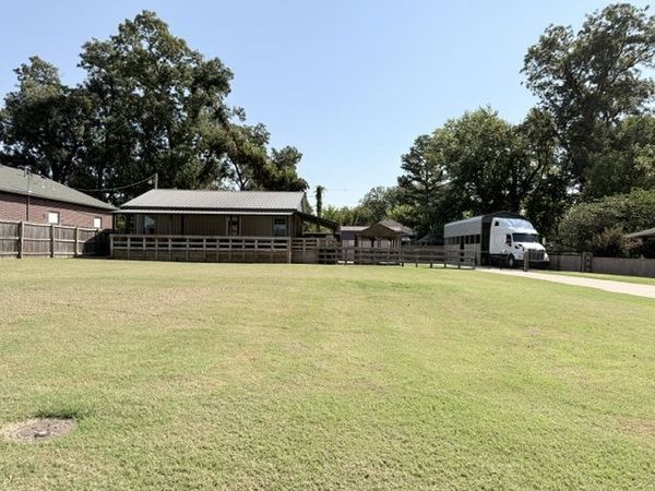 911 S Muskogee Street , Sapulpa, OK 74066