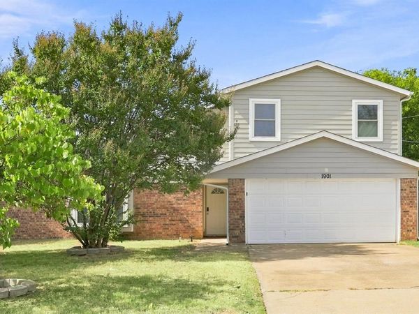 1901 Creek Wood Court , Irving, TX 75060