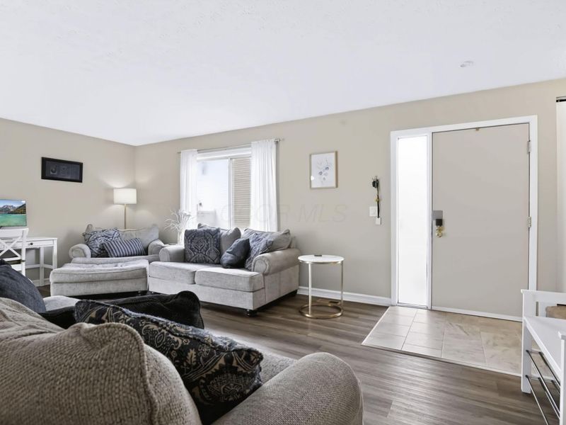 5233 Captains Court, Columbus, OH 43220 Photo 13
