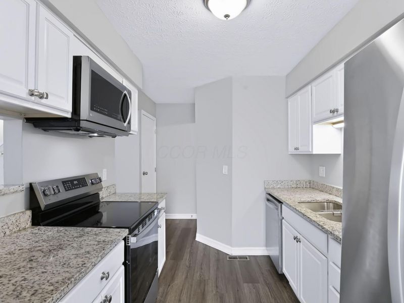 5233 Captains Court, Columbus, OH 43220 Photo 21