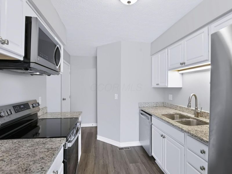 5233 Captains Court, Columbus, OH 43220 Photo 22