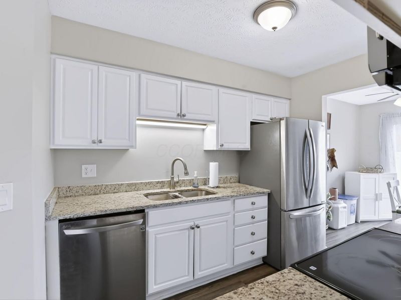 5233 Captains Court, Columbus, OH 43220 Photo 24