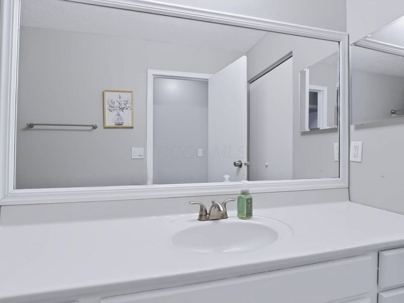 5233 Captains Court, Columbus, OH 43220 Photo 36