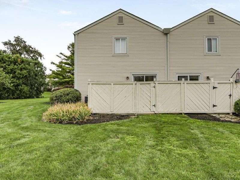 5233 Captains Court, Columbus, OH 43220 Photo 61