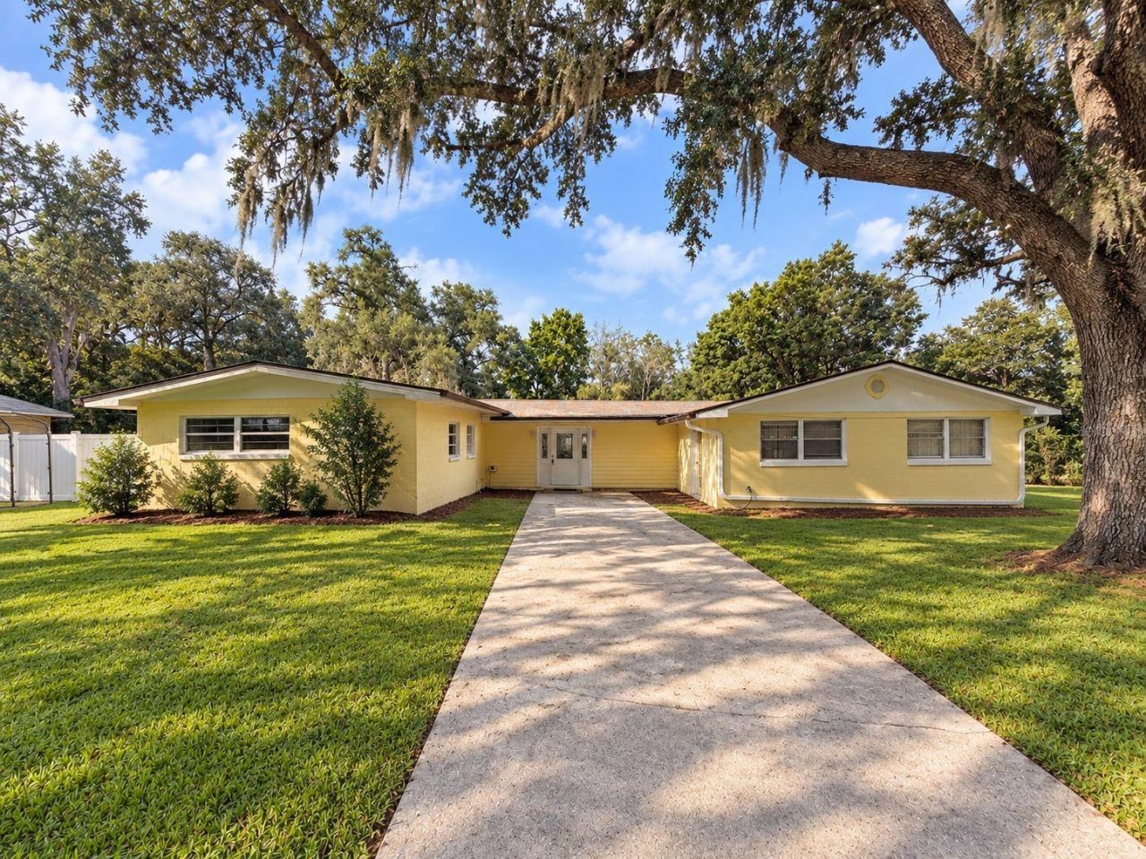 2508 Stoer Island Drive, Leesburg, FL 34748 Main Photo