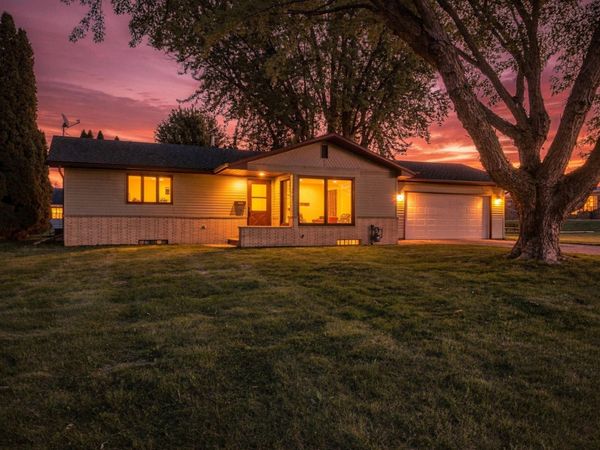 1021 Van Buren Avenue , Owatonna, MN 55060