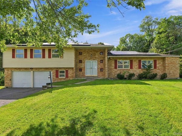 39 Clintonwood Drive , New Windsor, NY 12553