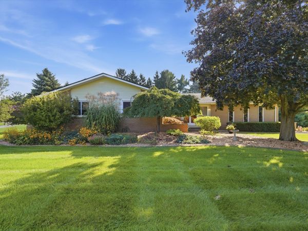 6297 Lodi Lane, Saline, MI 48176