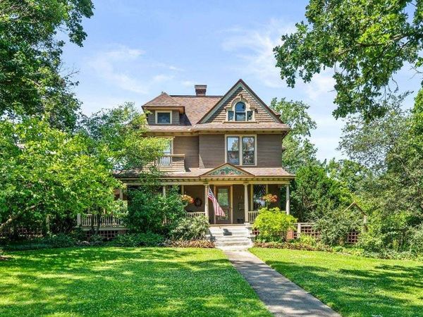415 S 4th Street , St. Charles, IL 60174