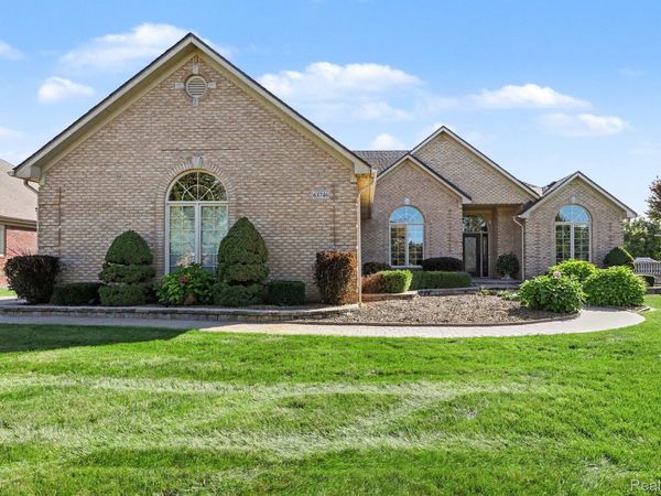 63746 Providence, Washington Township, Mi 48095