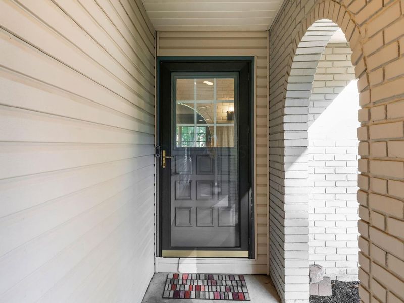 1594 Oakview Drive, Columbus, OH 43235 Photo 3