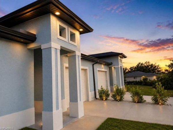 325 / 327 Gordon AVE S, LEHIGH ACRES, FL 33973