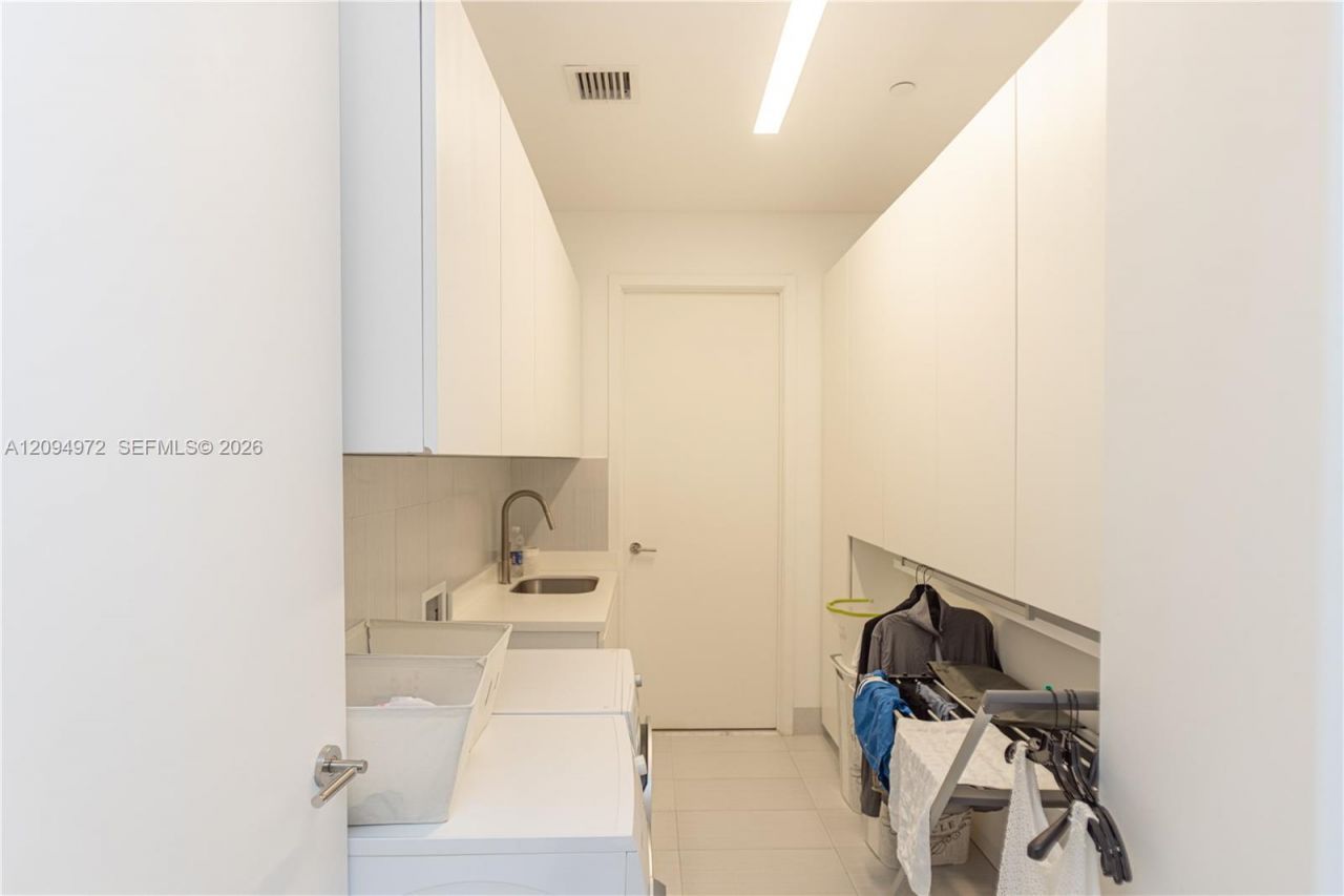 17475 Collins Ave, Unit 1602, Sunny Isles Beach, FL 33160 Photo