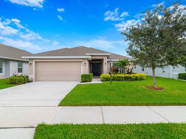 873 NE Whistling Duck Way, Port St. Lucie, FL 34983