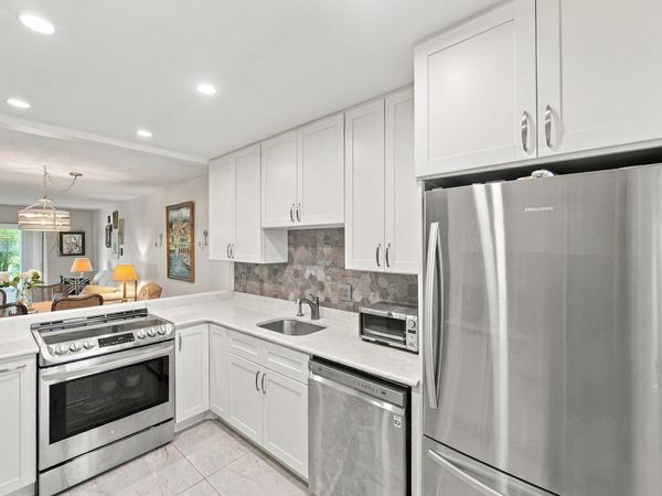 193 Lake Evelyn Drive, West Palm Beach, FL 33411