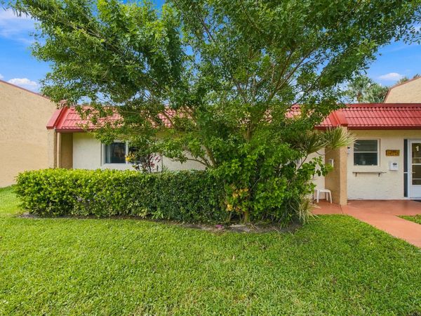 193 Lake Evelyn Drive, West Palm Beach, FL 33411