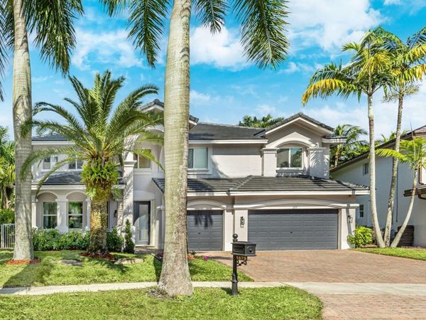 1879 HIDDEN TRAIL Lane, Weston, FL 33327