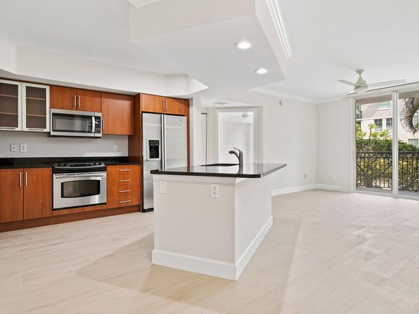 600 S Dixie Highway, Unit 636, West Palm Beach, FL 33401