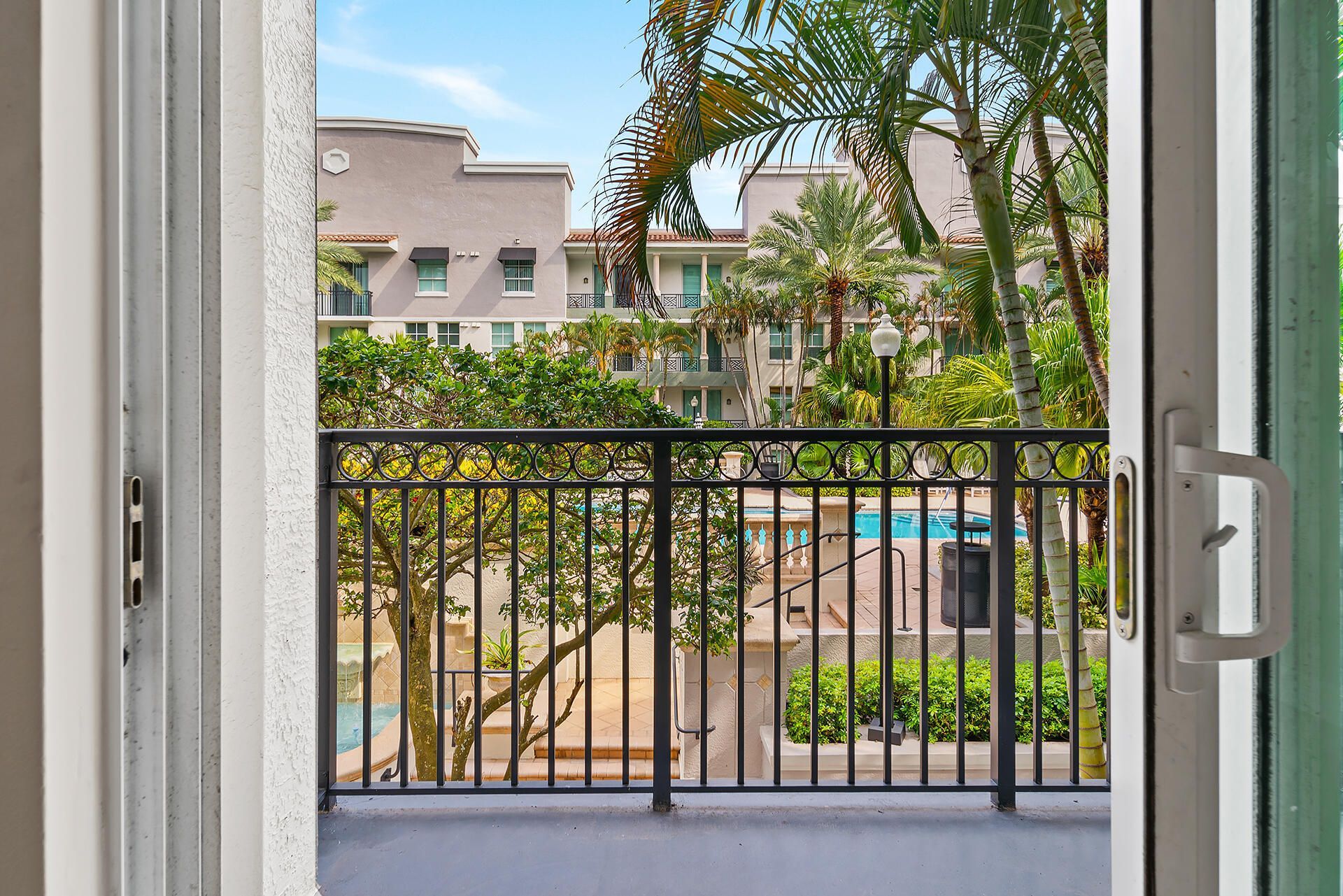 600 S Dixie Highway, Unit 636, West Palm Beach, FL 33401 Photo