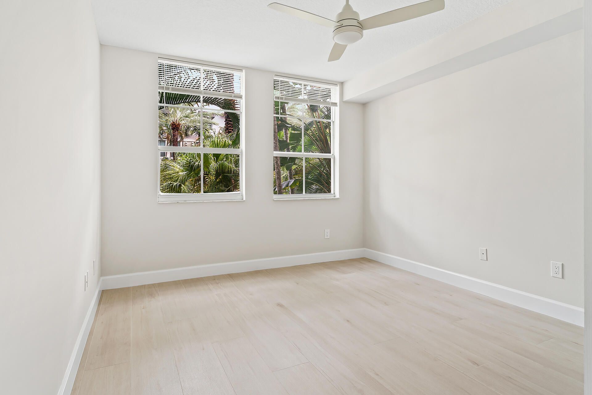 600 S Dixie Highway, Unit 636, West Palm Beach, FL 33401 Photo