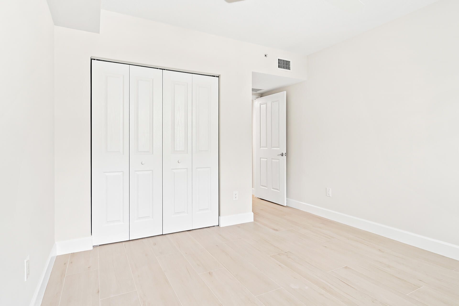 600 S Dixie Highway, Unit 636, West Palm Beach, FL 33401 Photo