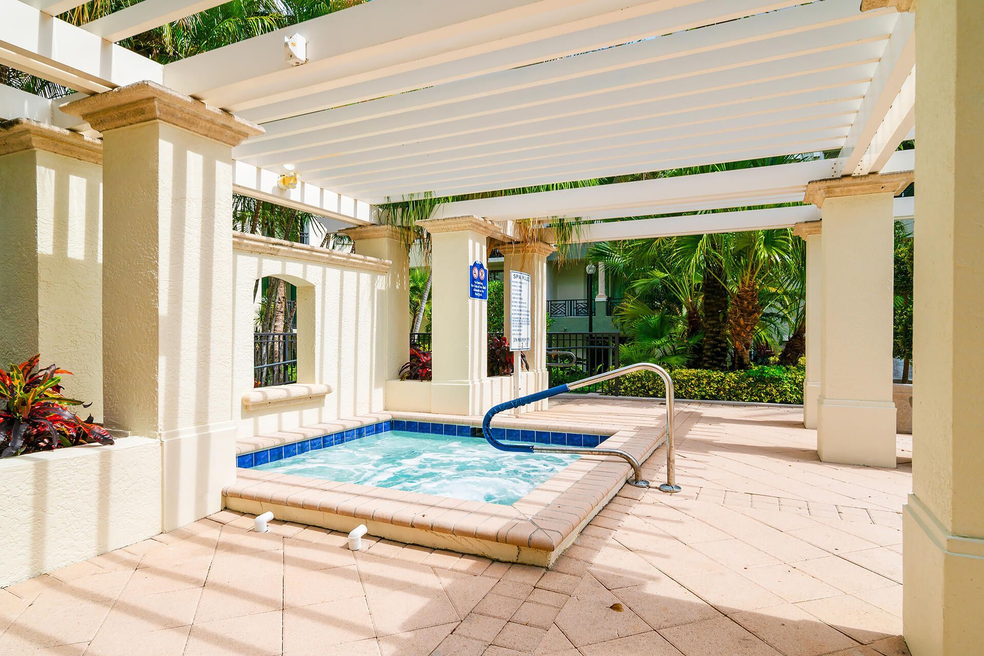 600 S Dixie Highway, Unit 636, West Palm Beach, FL 33401 Photo