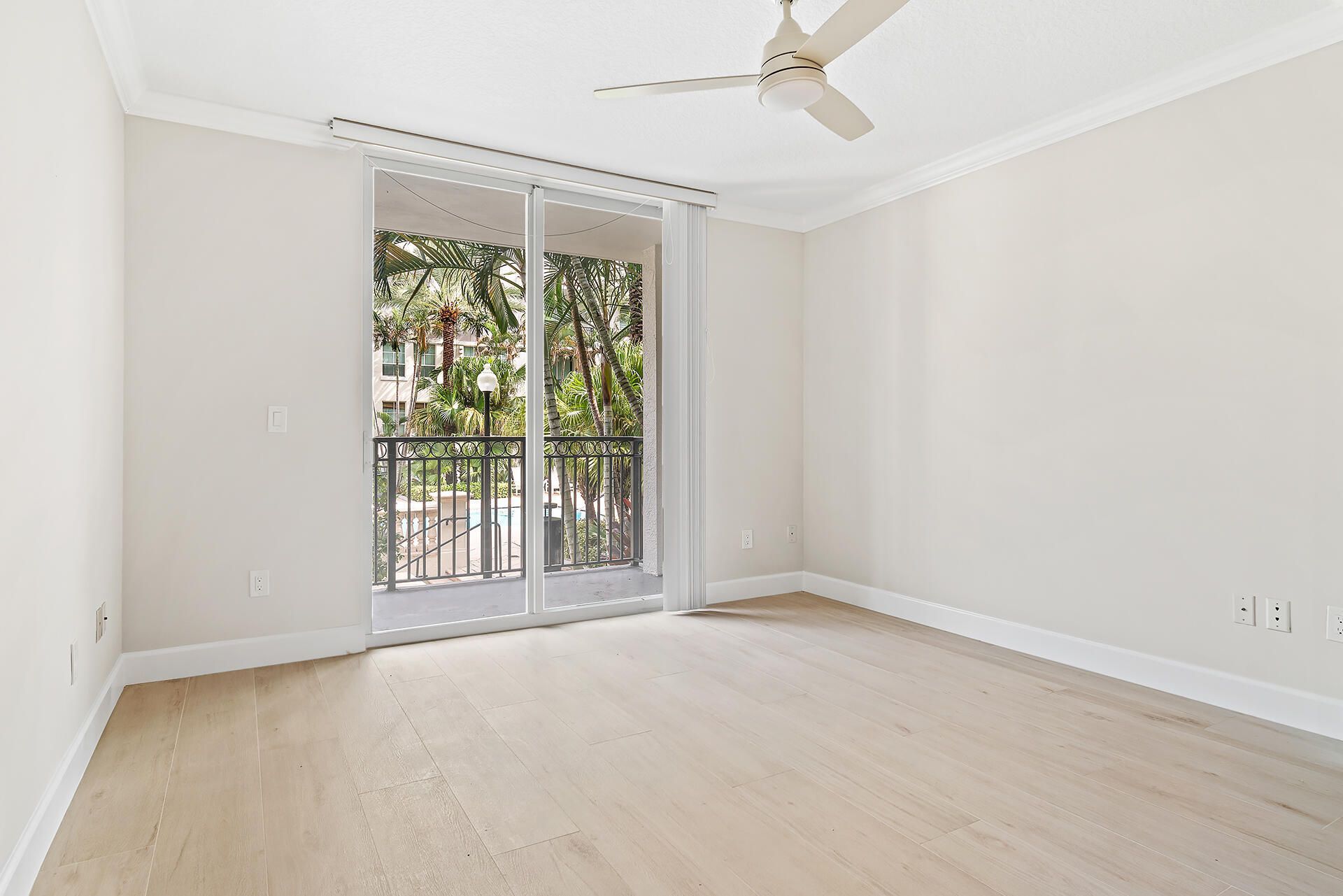 600 S Dixie Highway, Unit 636, West Palm Beach, FL 33401 Photo
