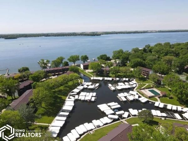 2700 N Shore Drive, Unit 201, Clear Lake, IA 50428