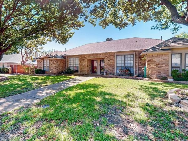7113 Pleasant View Drive, Dallas, TX 75231