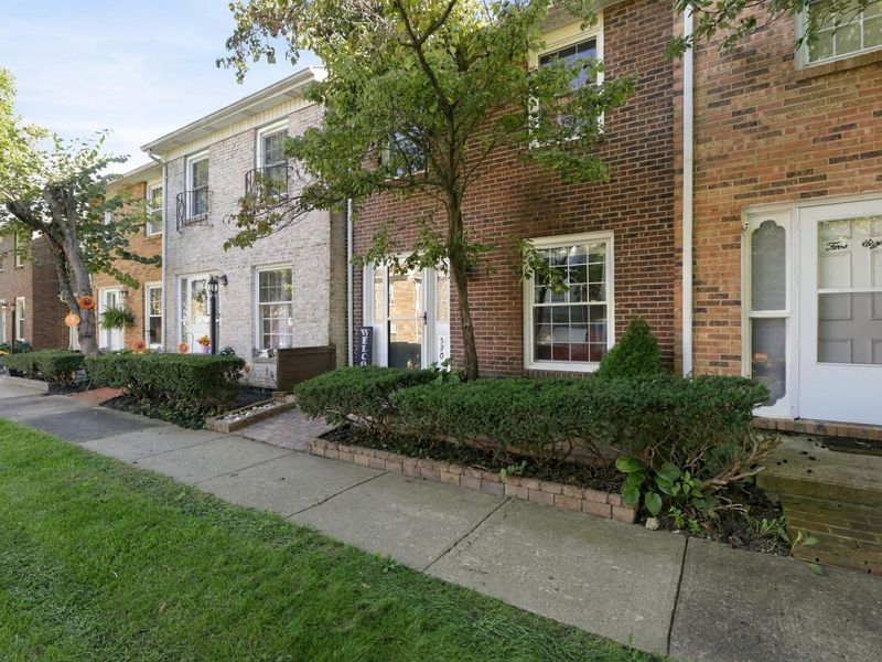 520 Pamlico Street, Unit 7, Columbus, OH 43228 Photo 3