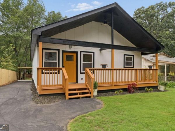 882 Tanner Drive, Scottdale, GA 30079