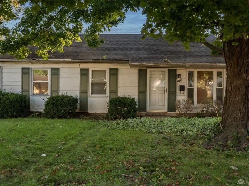 200 Tulip Drive, West Carrollton, OH 45449 Photo 3