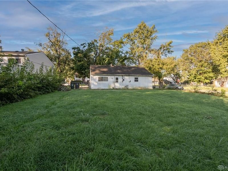 200 Tulip Drive, West Carrollton, OH 45449 Photo 9