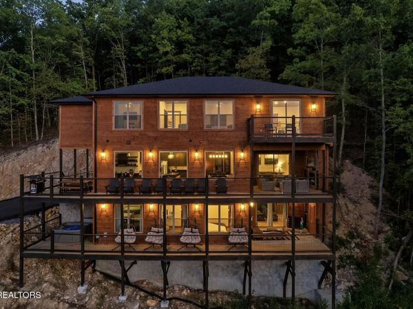 1990 Blackthorn Tr , Sevierville, TN 37876