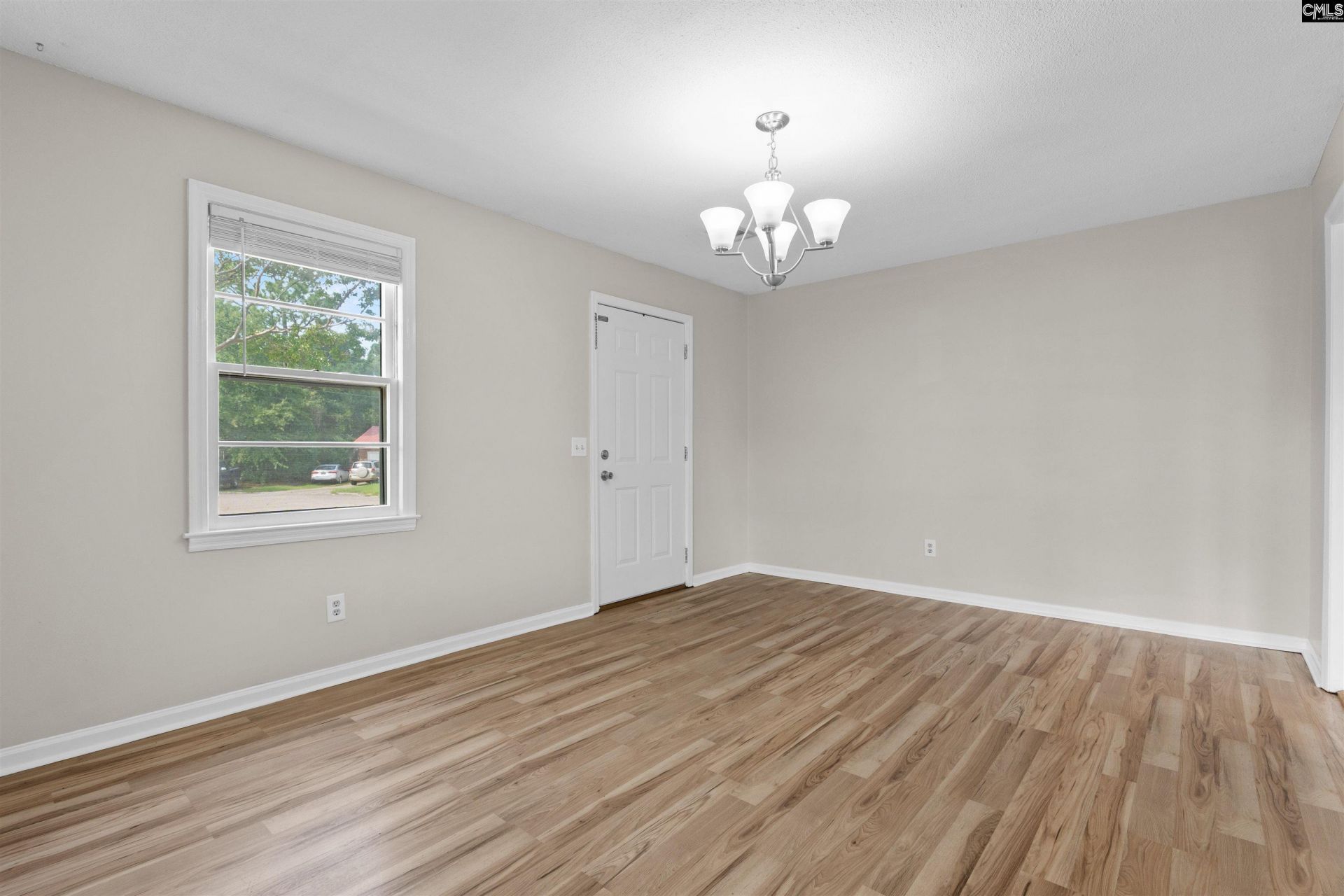 10 Cinda Leigh Court Photo 5