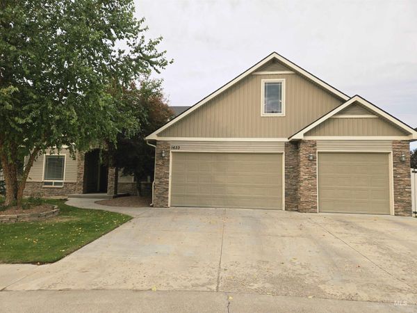 1633 Hickory Ave, Fruitland, ID 83619