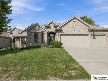 2232 Stone Creek Loop North, Lincoln, NE 68512