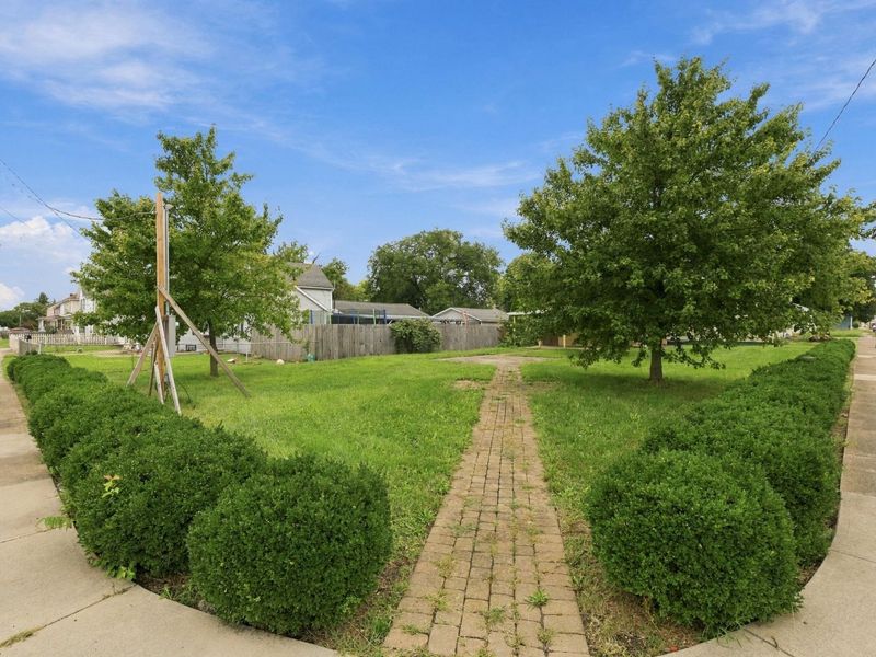 972 S Pickaway Street , Circleville, OH 43113 Photo 3