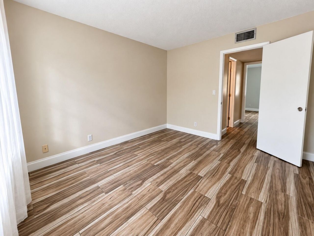 7385 W Sunrise Boulevard, Plantation, FL 33313 Photo